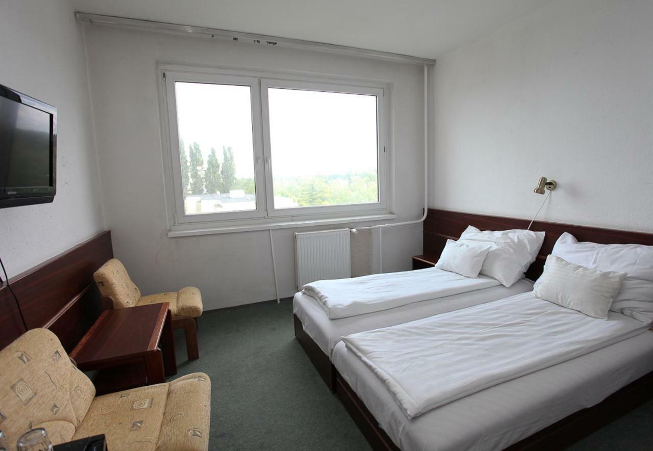 Aranypart Hotel Siofok Ngoại thất bức ảnh