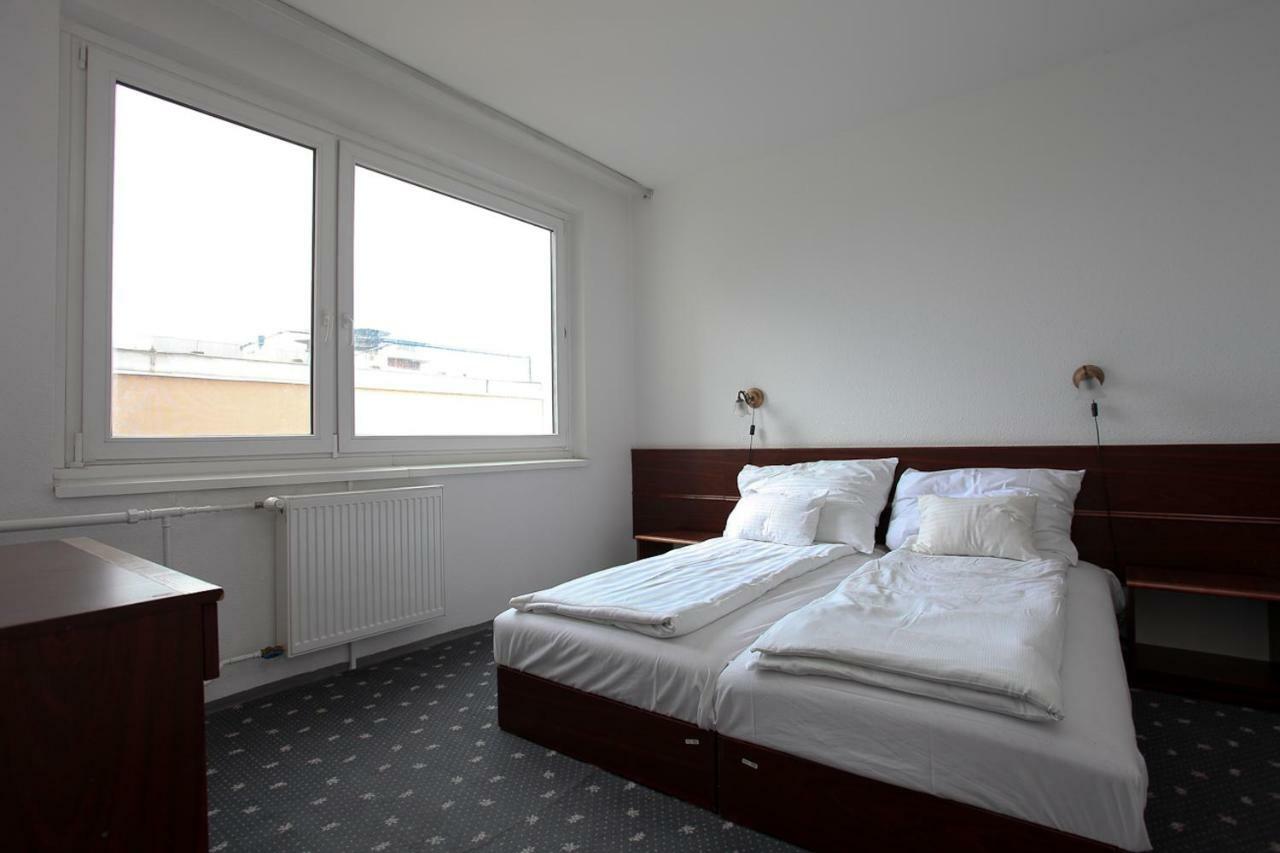 Aranypart Hotel Siofok Ngoại thất bức ảnh