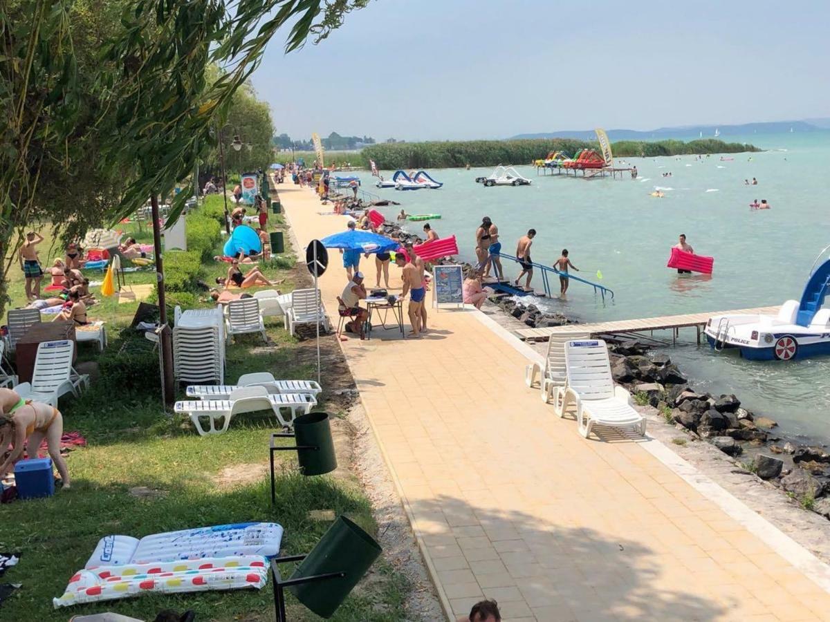 Aranypart Hotel Siofok Ngoại thất bức ảnh